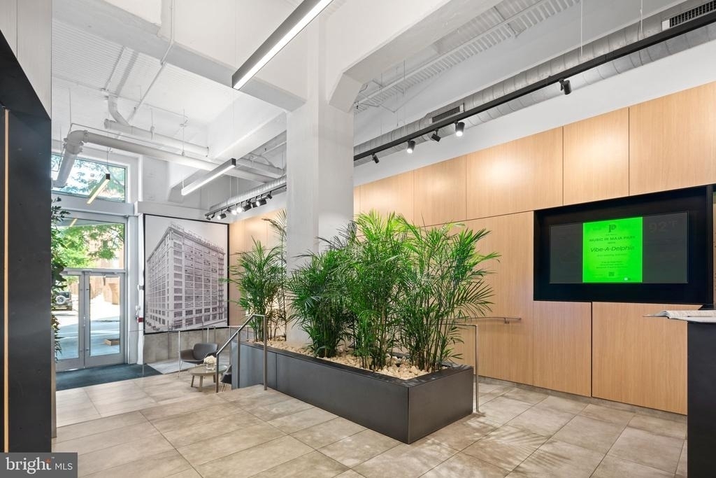 2200 Arch Street - Photo 3