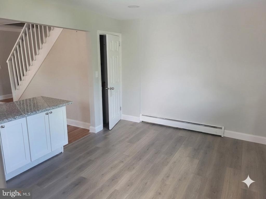 130 E 8th Avenue - Photo 5