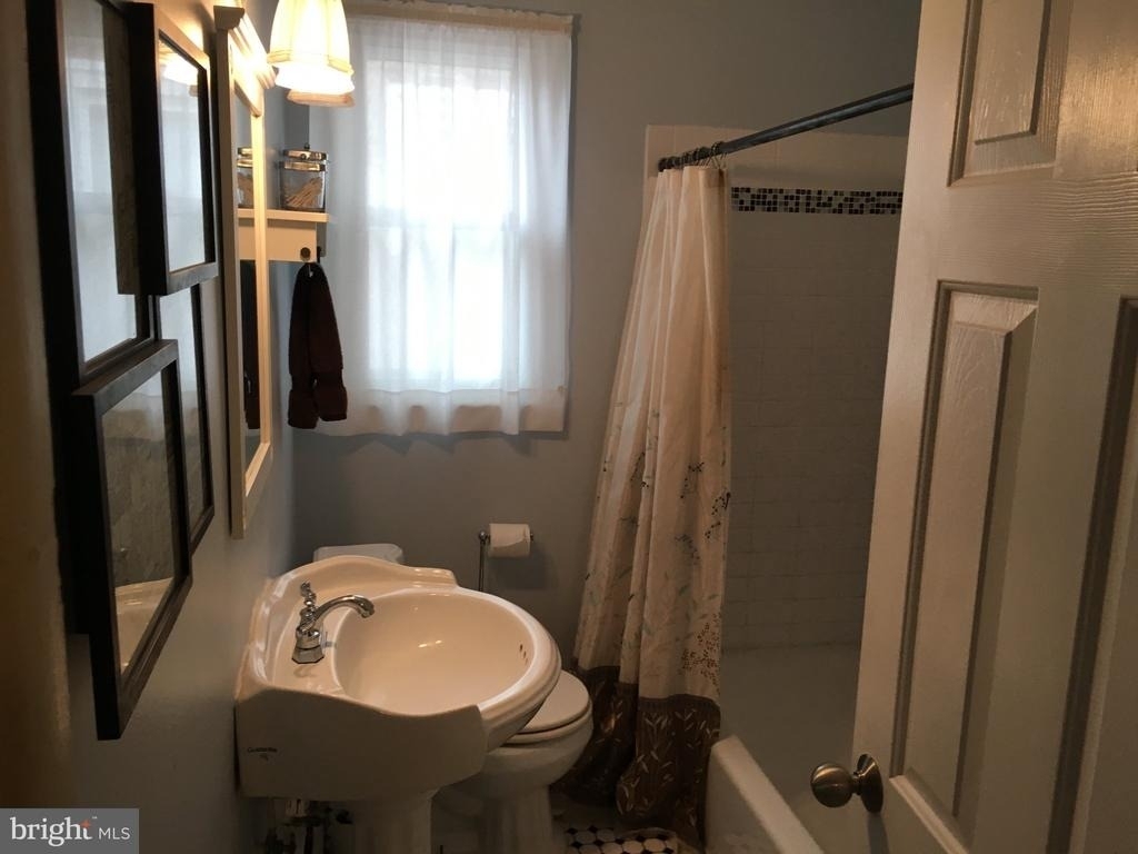 130 E 8th Avenue - Photo 12