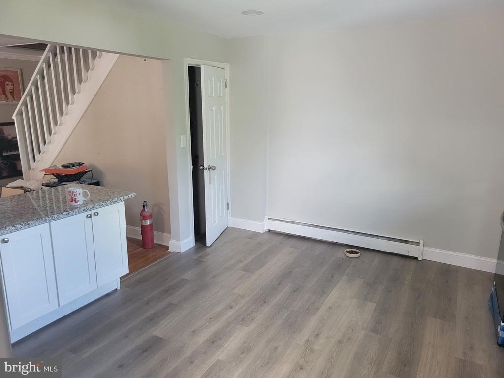 130 E 8th Avenue - Photo 3