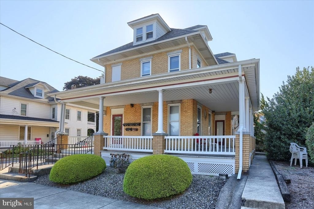 50 E Maple Street - Photo 0