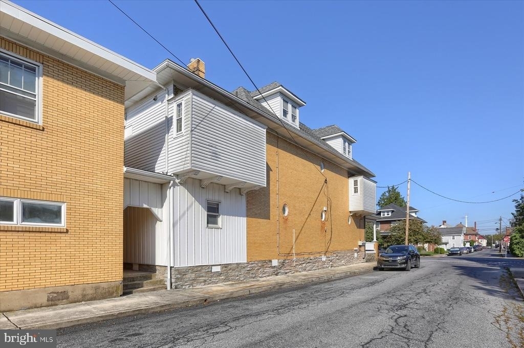 50 E Maple Street - Photo 21
