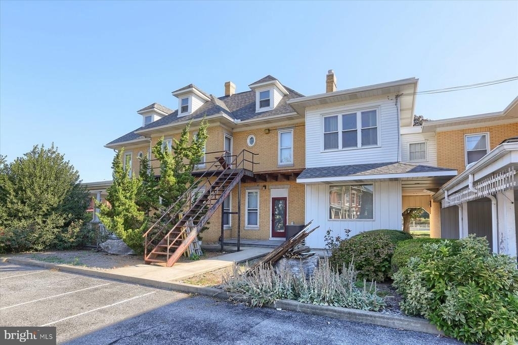 50 E Maple Street - Photo 20