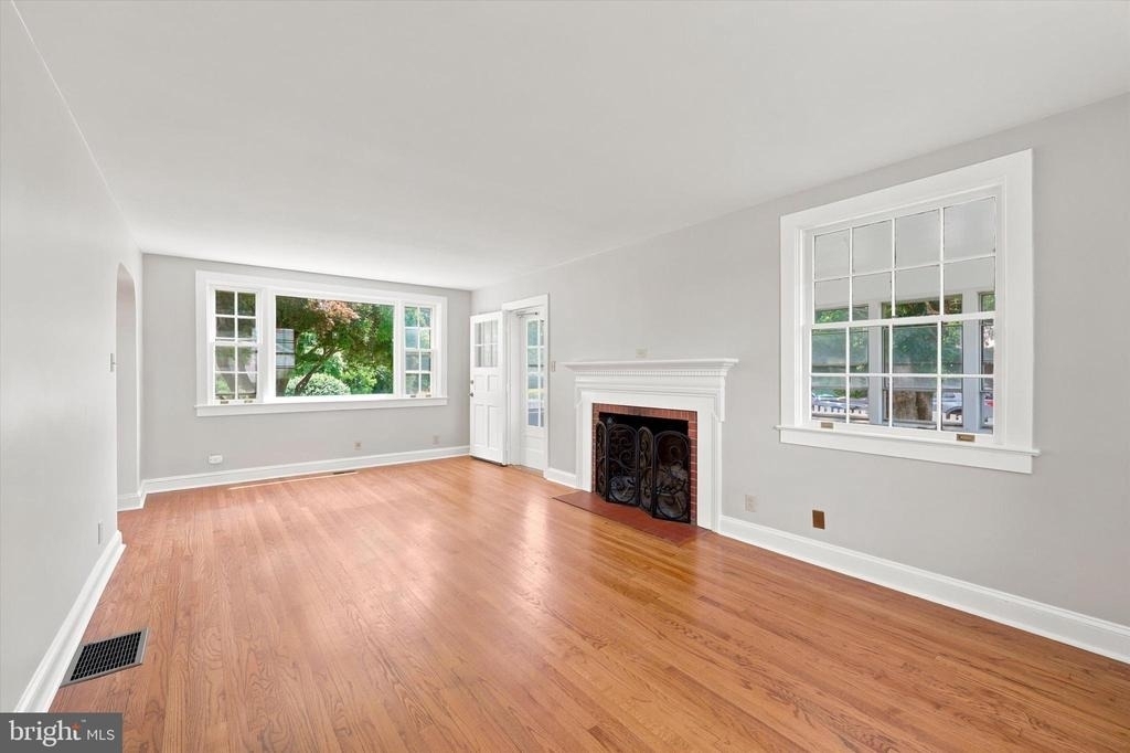 843 Taylor Street - Photo 4