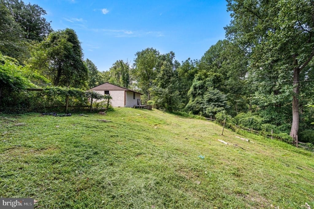 25 E Pennsbury Way - Photo 24