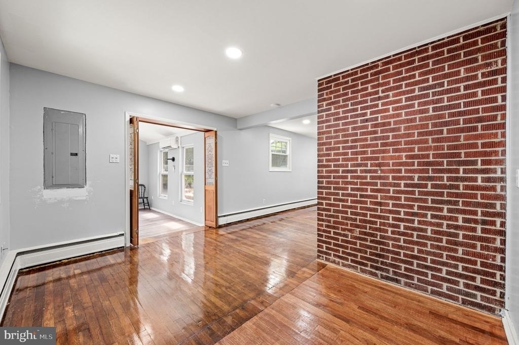 25 E Pennsbury Way - Photo 5