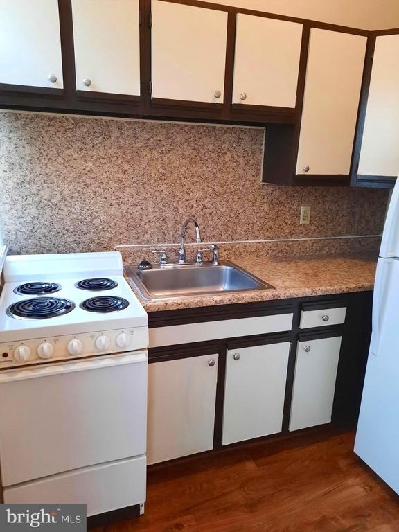 12 S Filbert Street - Photo 3