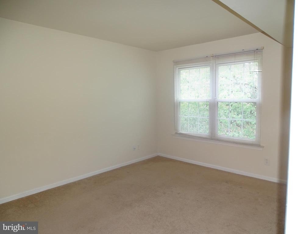 1404 Beacon Hill Drive - Photo 3