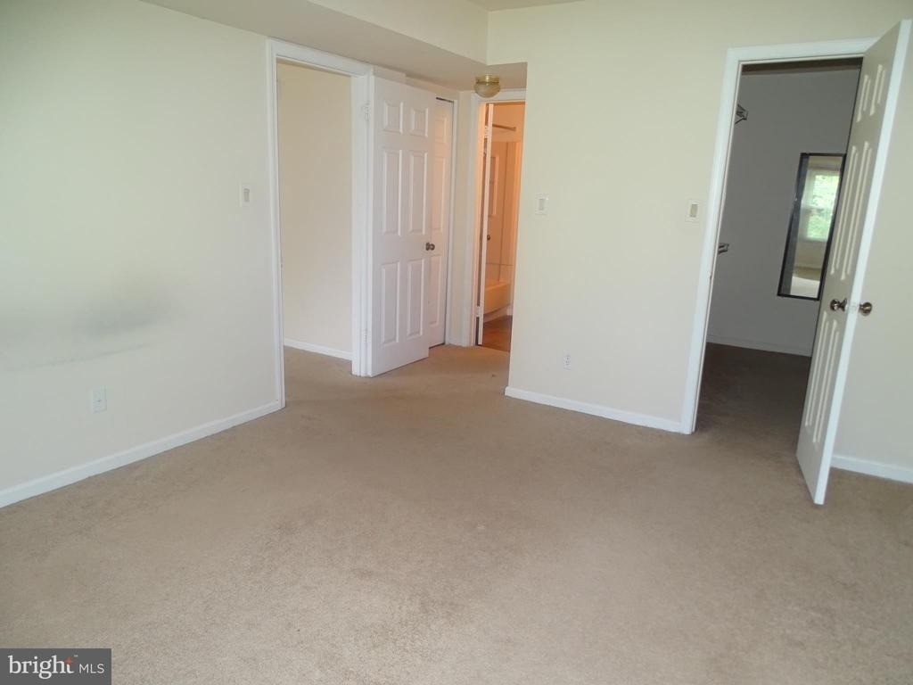 1404 Beacon Hill Drive - Photo 2