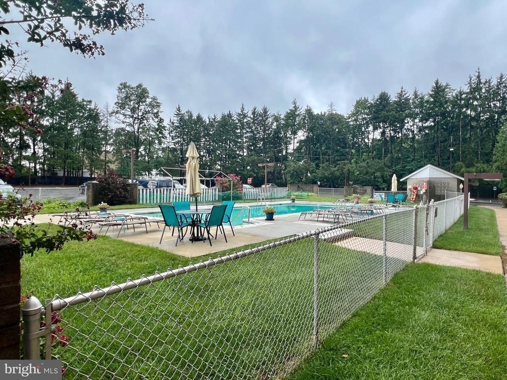 860 Lower Ferry Road - Photo 20