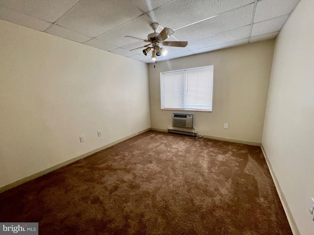 860 Lower Ferry Road - Photo 10