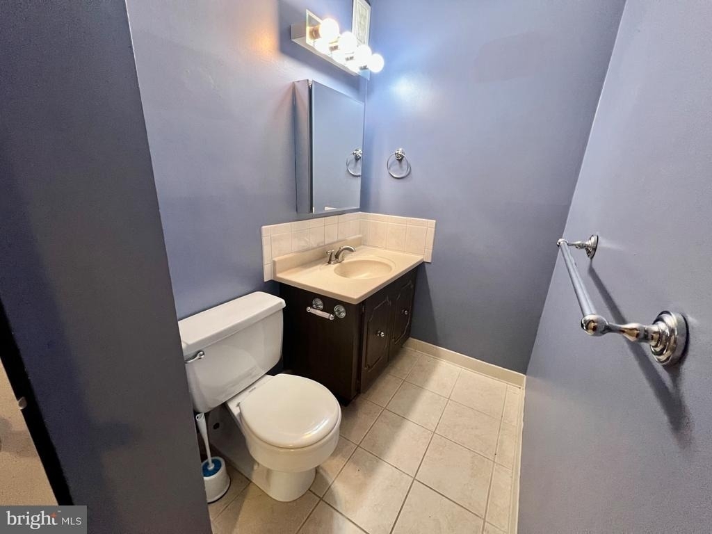 860 Lower Ferry Road - Photo 12