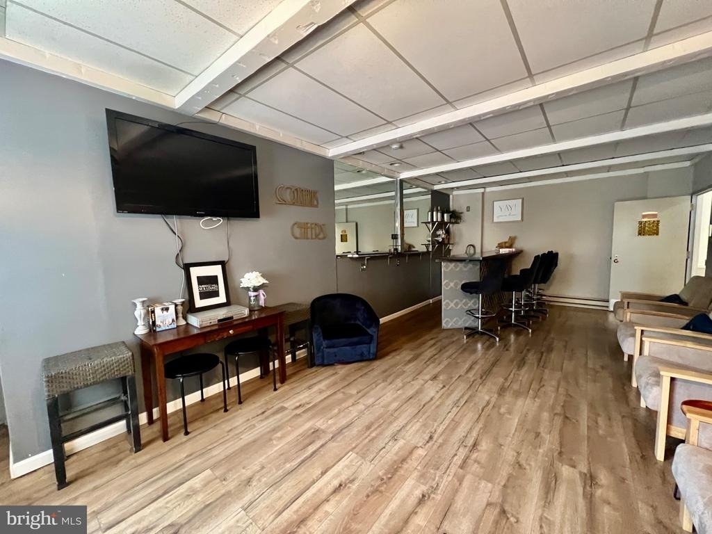860 Lower Ferry Road - Photo 19