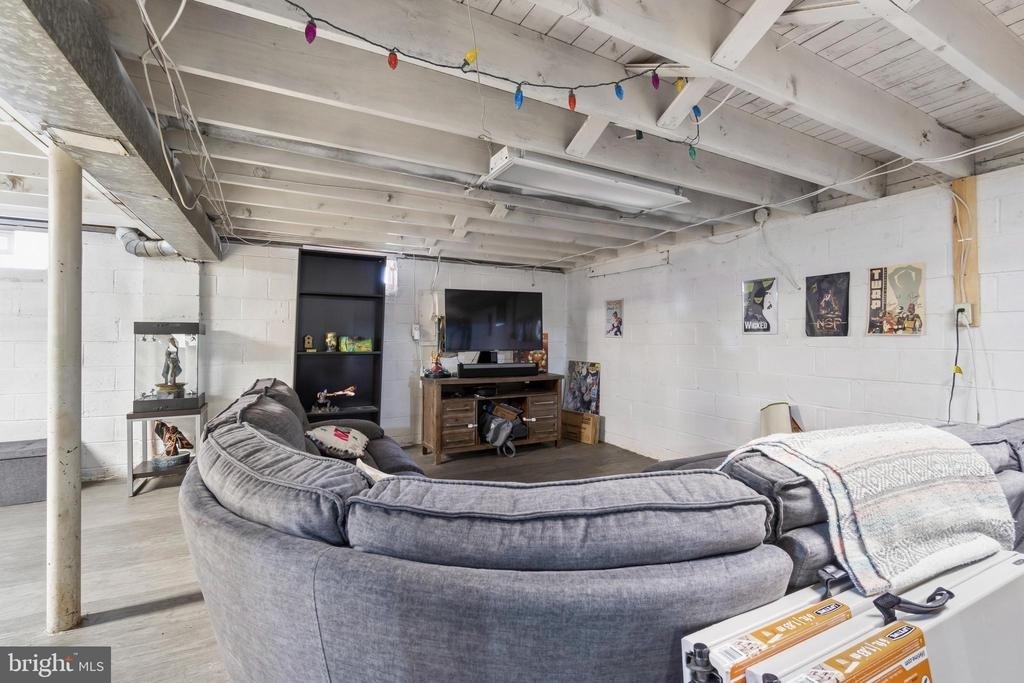 102 Washington - Photo 16