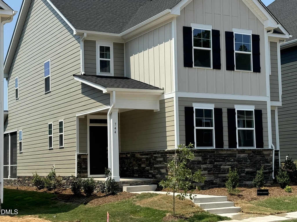744 Longleaf Grove Lane - Photo 0