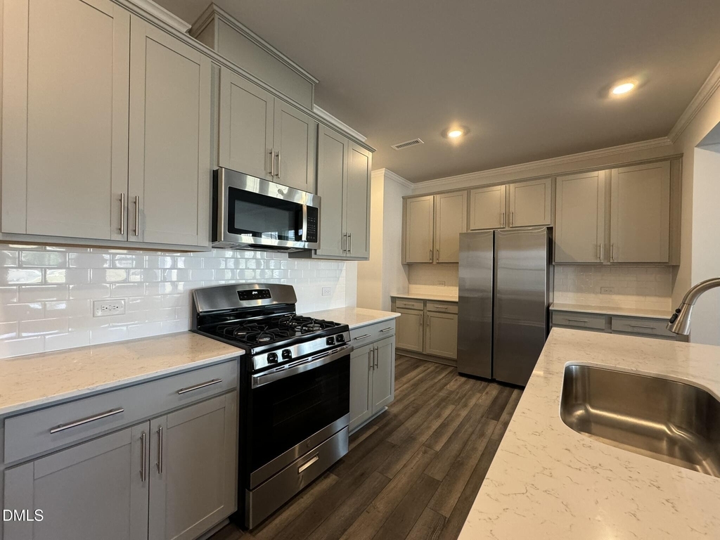 104 Yellow Iris Drive - Photo 5