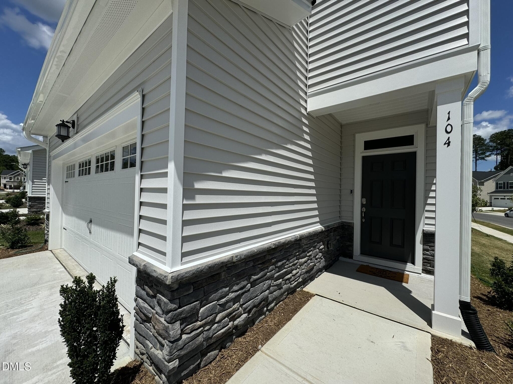 104 Yellow Iris Drive - Photo 2
