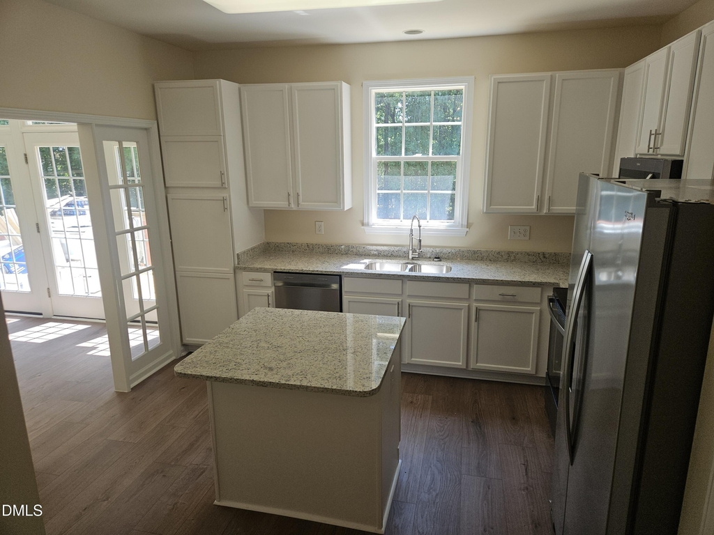 5601 Picnic Rock Lane - Photo 4