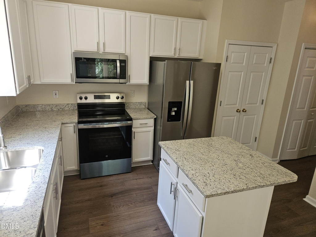 5601 Picnic Rock Lane - Photo 5