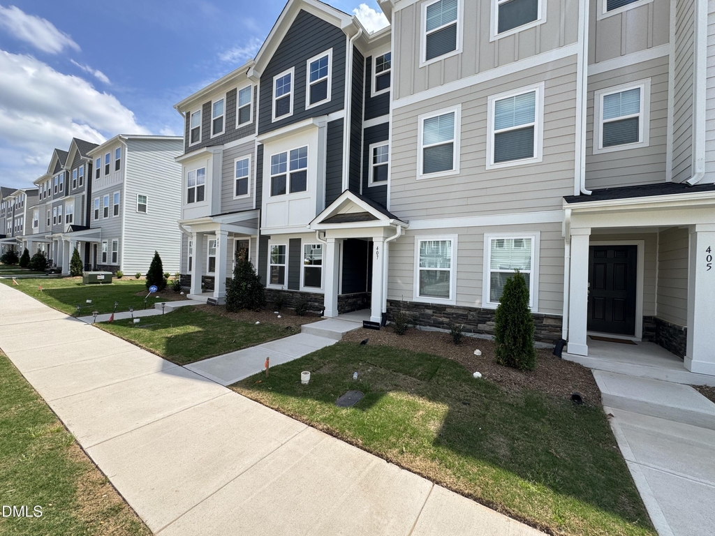 407 Deercroft Drive - Photo 1
