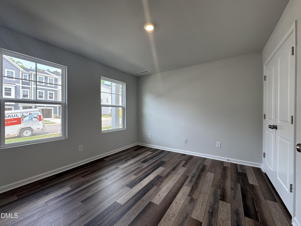 407 Deercroft Drive - Photo 5