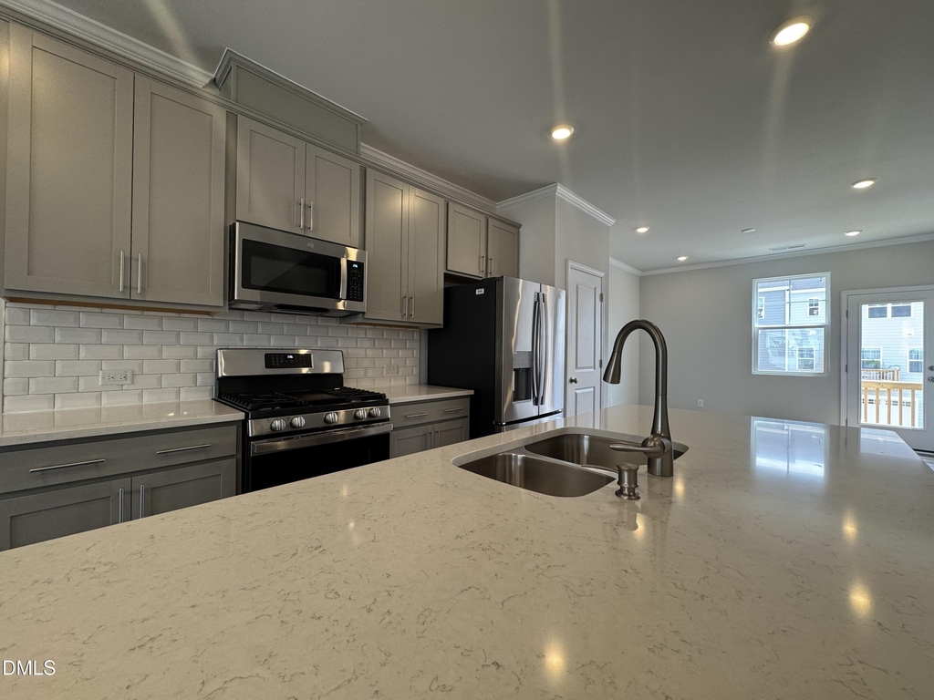 407 Deercroft Drive - Photo 10