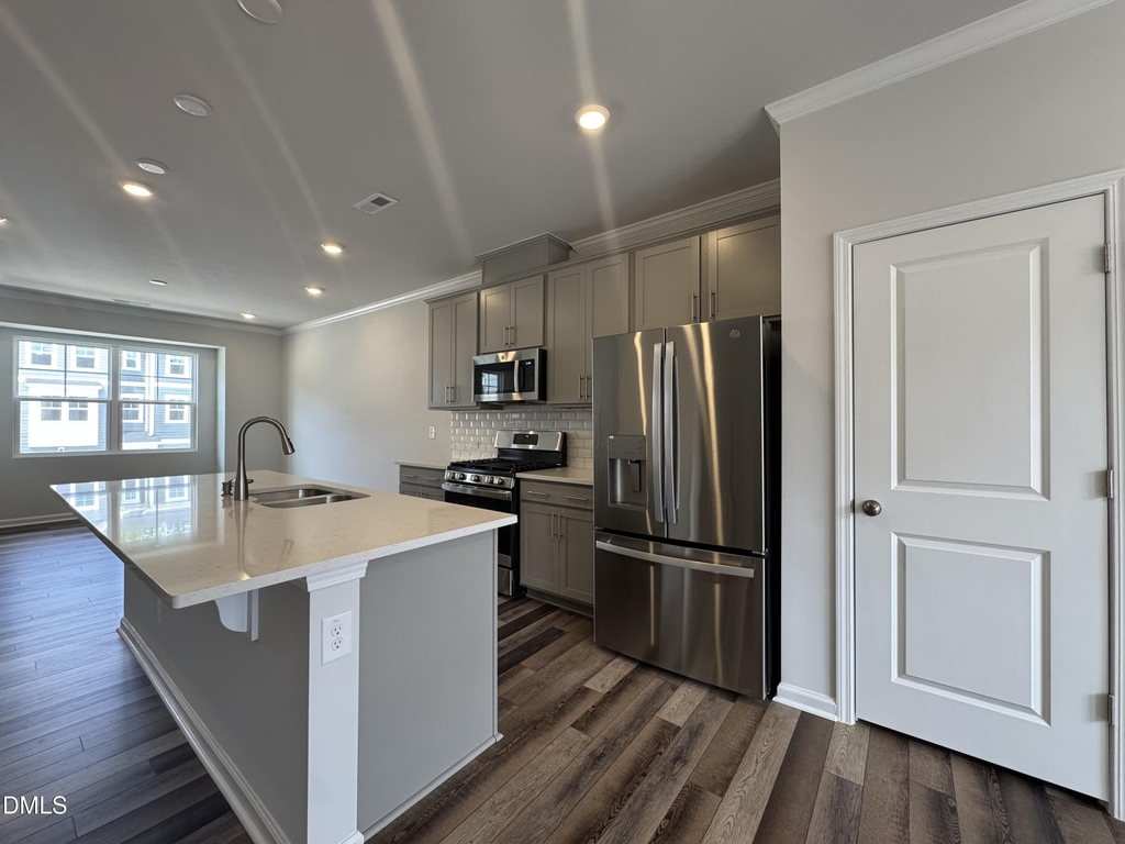 407 Deercroft Drive - Photo 8