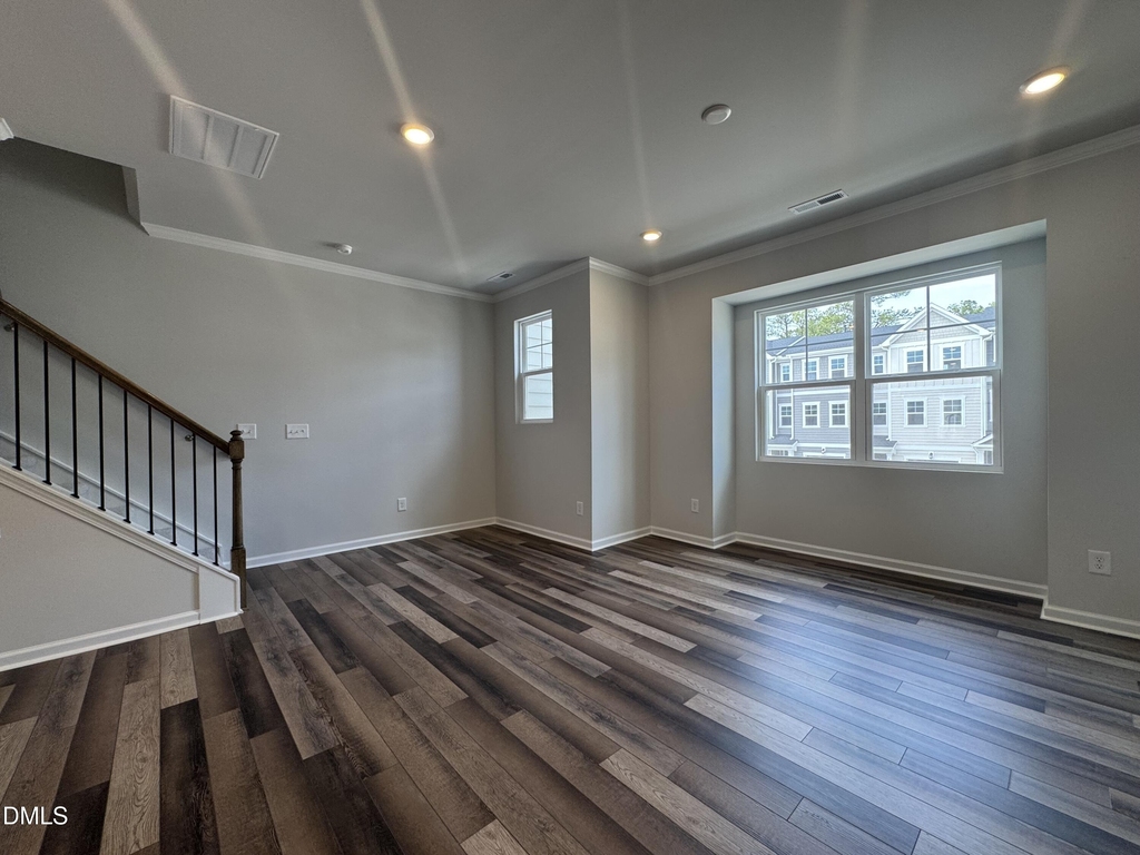 407 Deercroft Drive - Photo 11