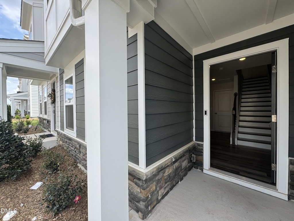 407 Deercroft Drive - Photo 3