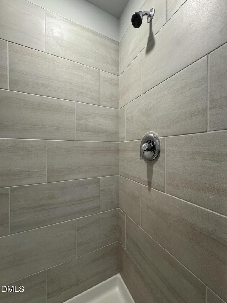 407 Deercroft Drive - Photo 18