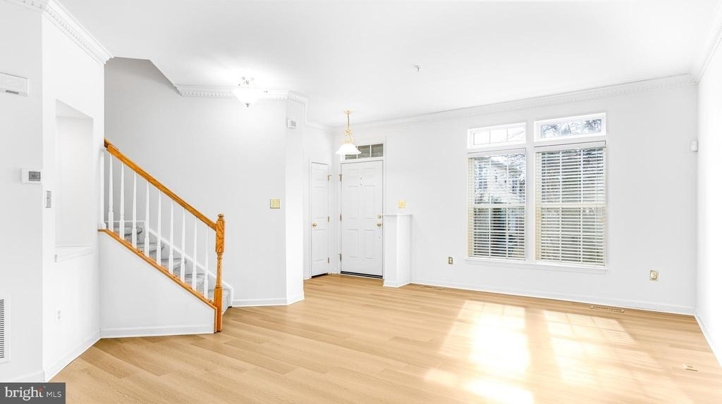 300 Dixon Street - Photo 3