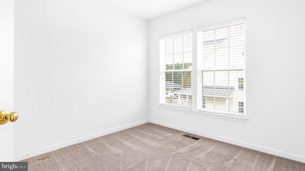 300 Dixon Street - Photo 16