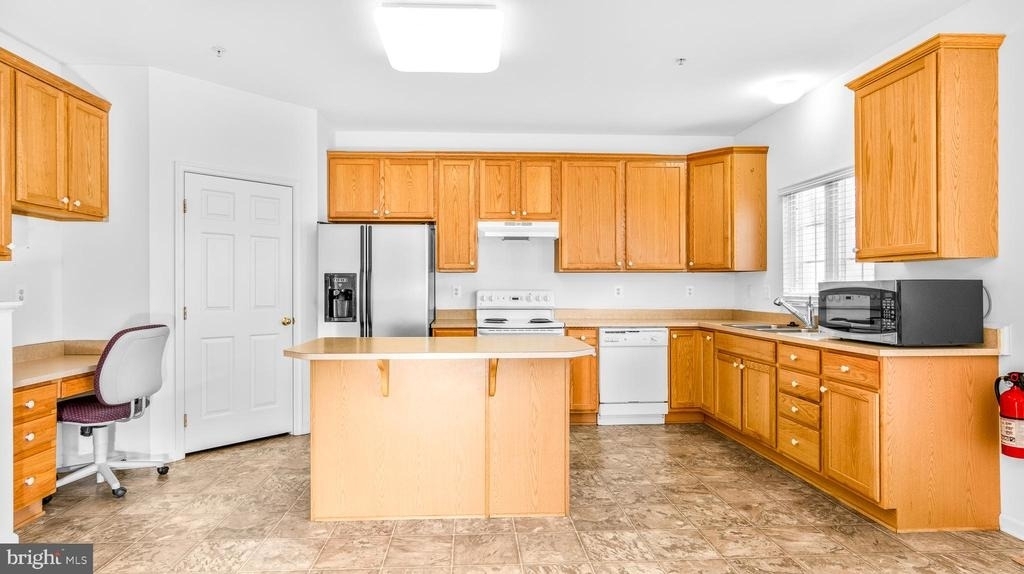 300 Dixon Street - Photo 8