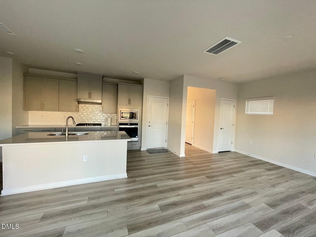 129 Rushmore Avenue - Photo 1