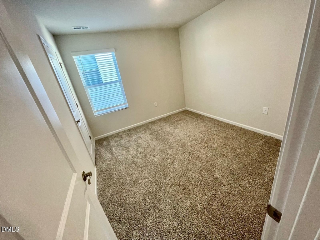 129 Rushmore Avenue - Photo 5
