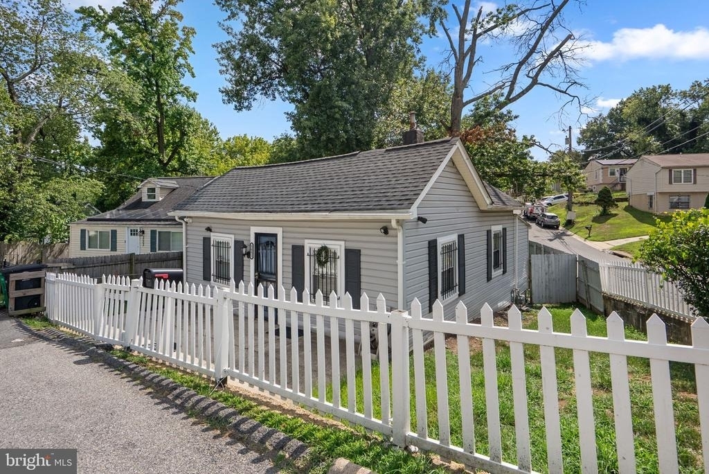 5001 Fable Street - Photo 2