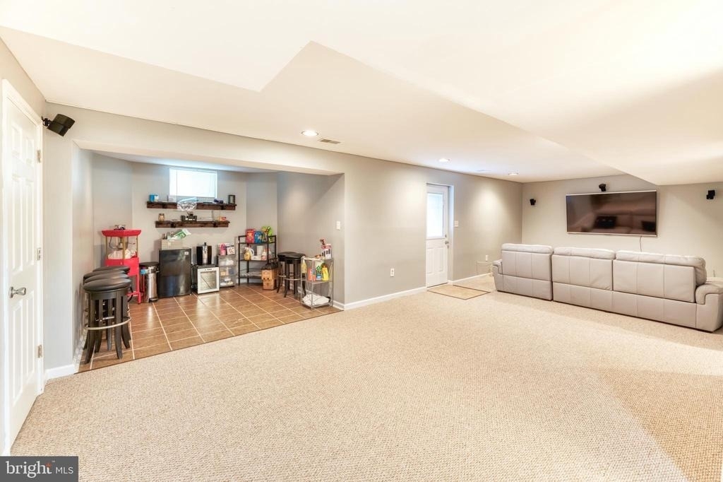 8911 Dangerfield Place - Photo 46