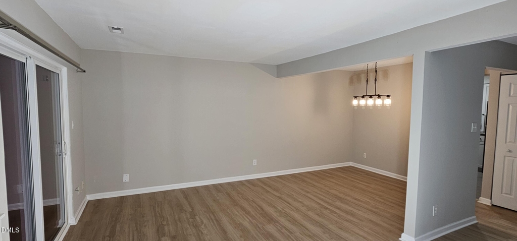 220 Elizabeth Street - Photo 10