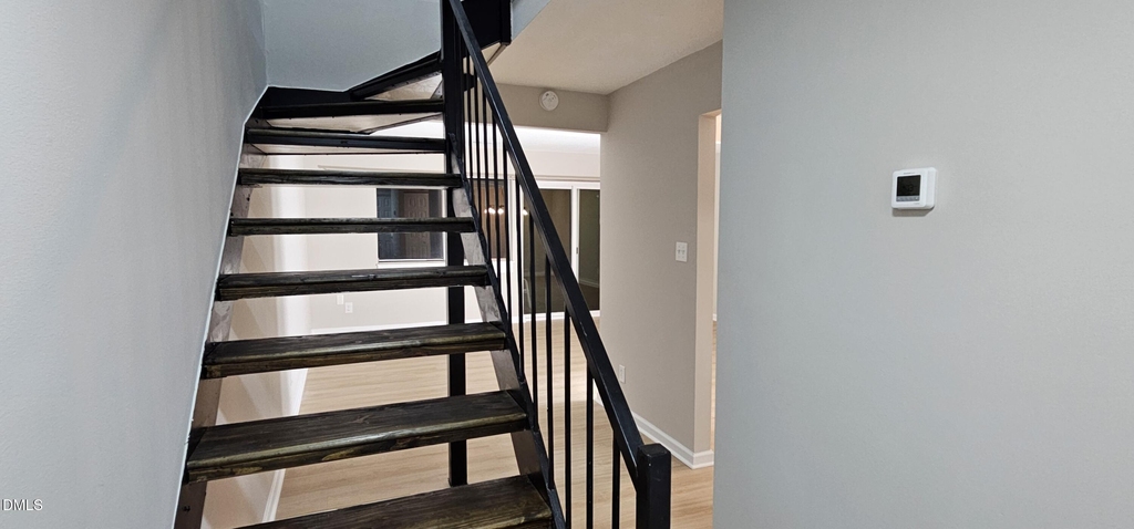 220 Elizabeth Street - Photo 15