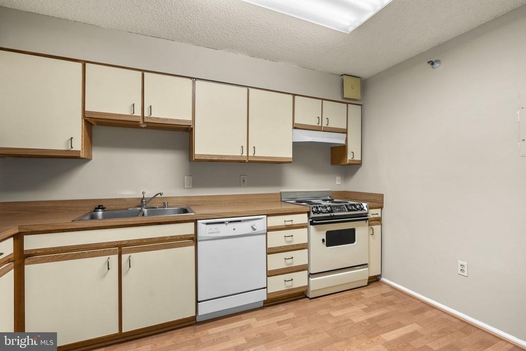 15101 Interlachen Drive - Photo 7