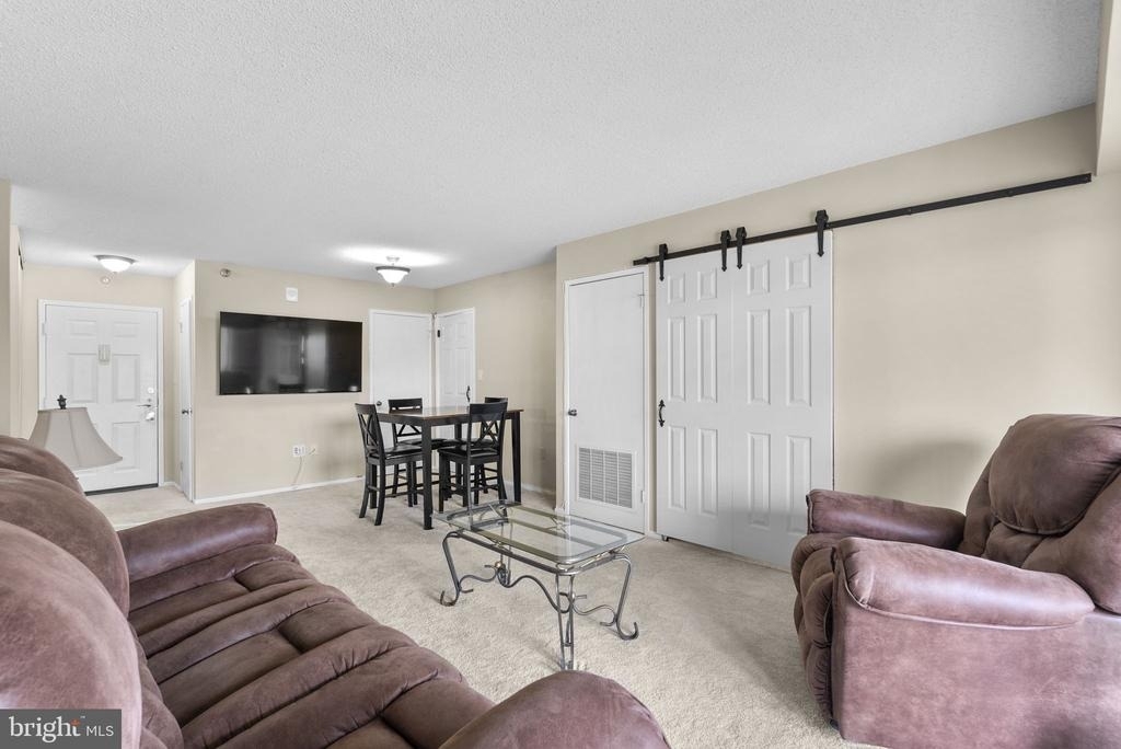 15101 Interlachen Drive - Photo 4