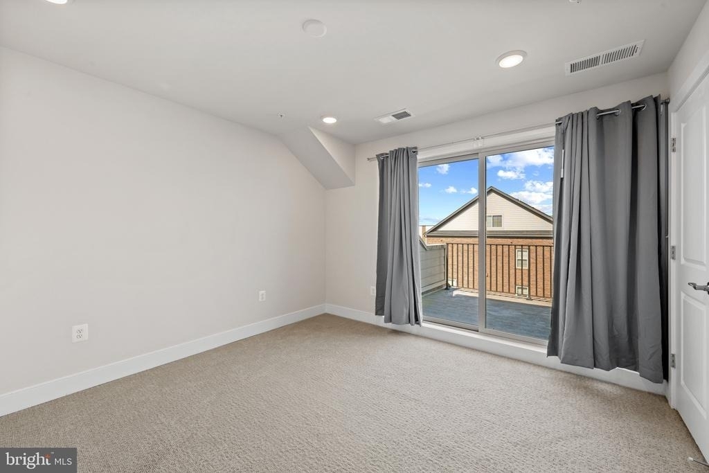 148 Stowe Drive - Photo 37