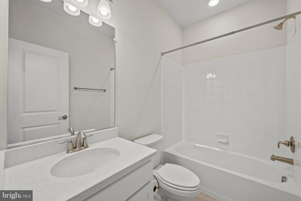 148 Stowe Drive - Photo 6