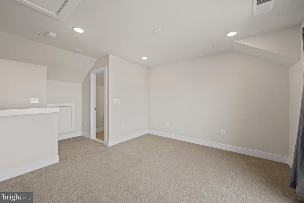 148 Stowe Drive - Photo 39