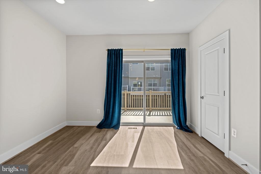 148 Stowe Drive - Photo 9