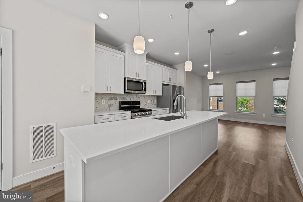 148 Stowe Drive - Photo 11
