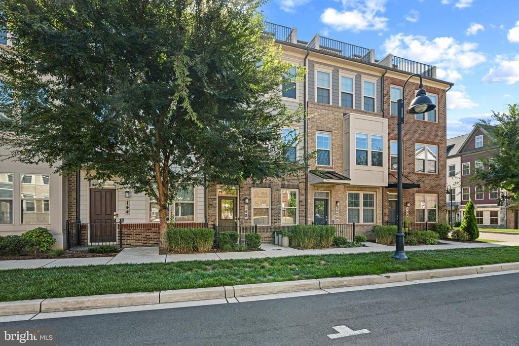 148 Stowe Drive - Photo 1