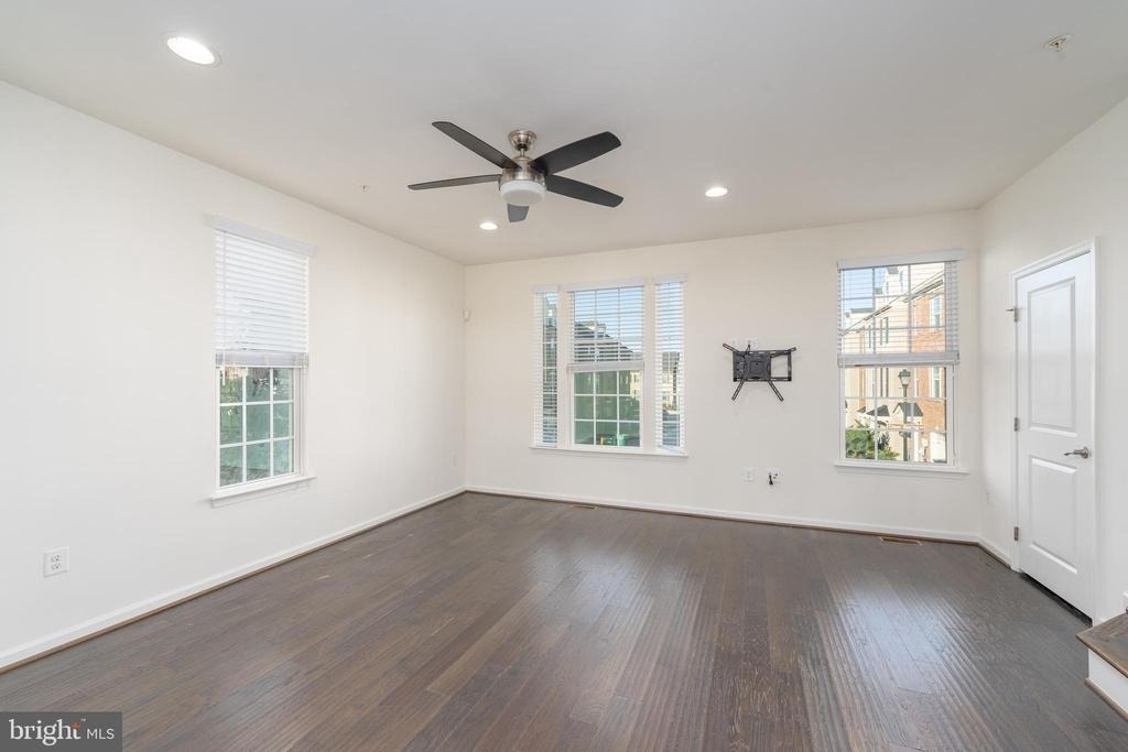 3223 Clear Spring Drive - Photo 16