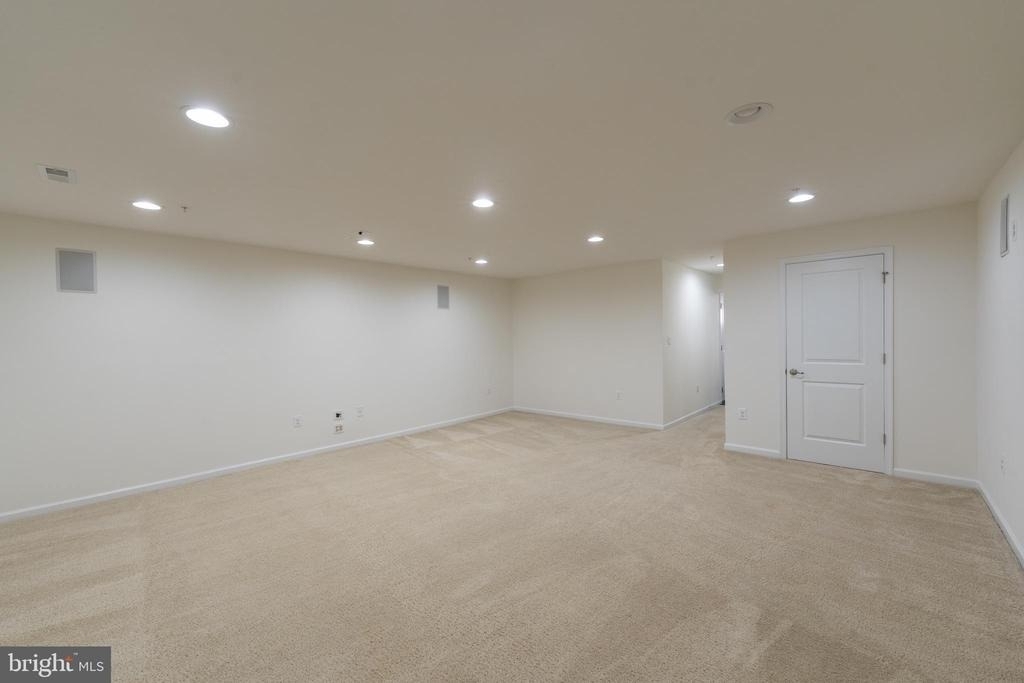 3223 Clear Spring Drive - Photo 6