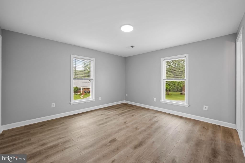 1520 Dorchester Avenue - Photo 27